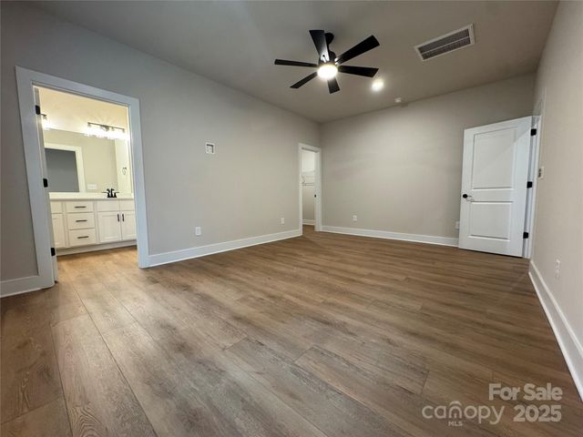 405 Scarlett Oak Court NE, Lenoir, NC 28605