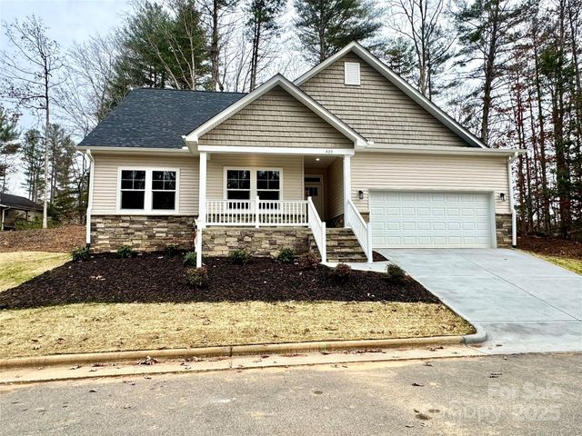 405 Scarlett Oak Court NE, Lenoir, NC 28605