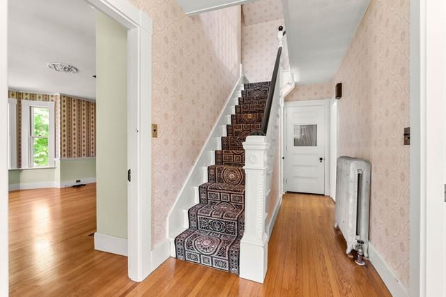 42 Walnut Rd, Hamilton, MA 01982