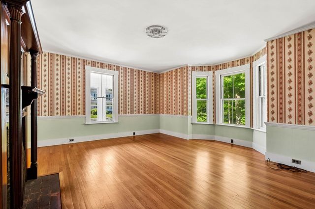 42 Walnut Rd, Hamilton, MA 01982