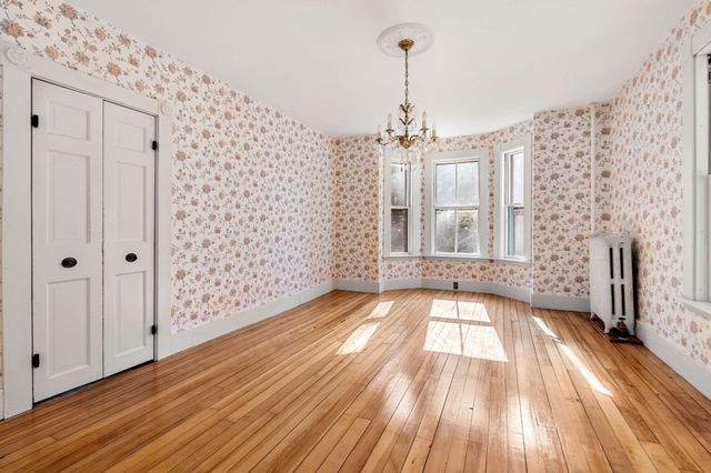 42 Walnut Rd, Hamilton, MA 01982