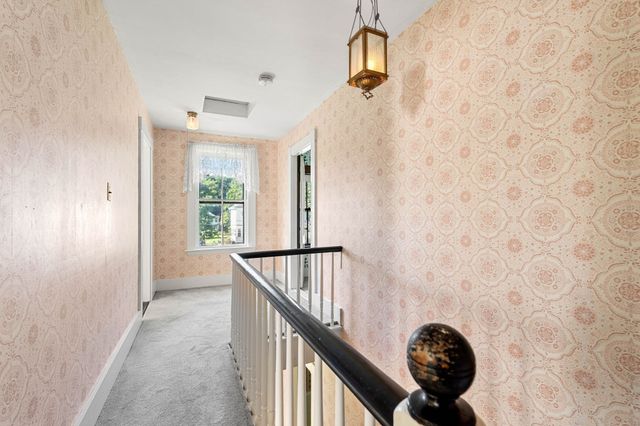 42 Walnut Rd, Hamilton, MA 01982