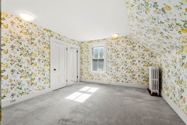 42 Walnut Rd, Hamilton, MA 01982