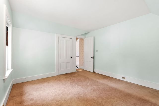 42 Walnut Rd, Hamilton, MA 01982