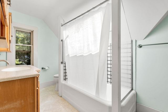 42 Walnut Rd, Hamilton, MA 01982