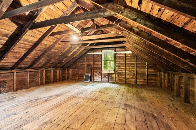 42 Walnut Rd, Hamilton, MA 01982