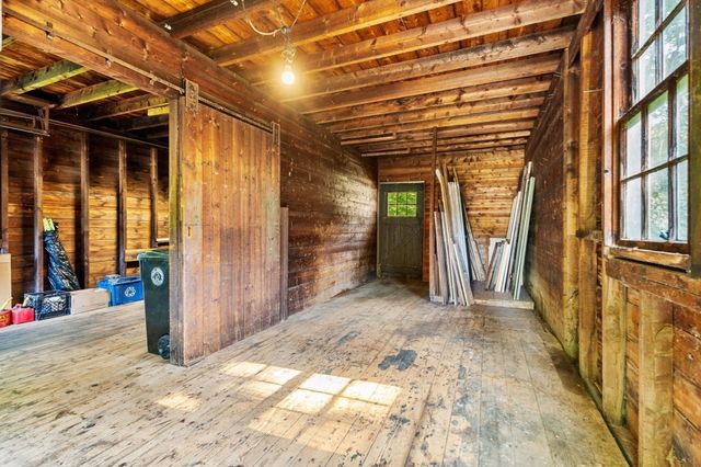 42 Walnut Rd, Hamilton, MA 01982
