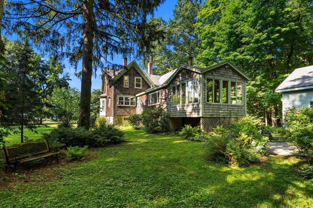 42 Walnut Rd, Hamilton, MA 01982