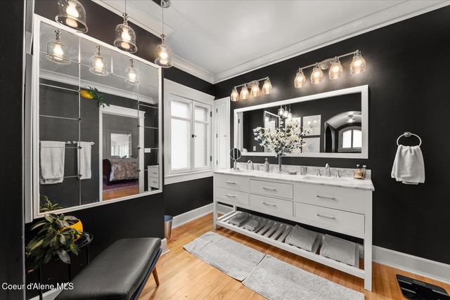 504 First St, Wallace, ID 83873