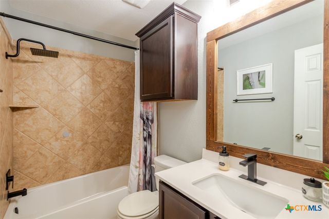 1227 Emerald Gate Drive, Temple, TX 76502