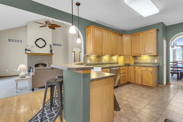 2128 Scenic Hills Drive, Jackson, MI 49201