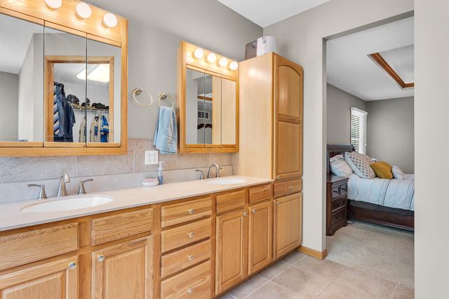 2128 Scenic Hills Drive, Jackson, MI 49201