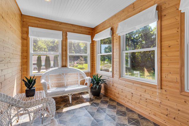 2128 Scenic Hills Drive, Jackson, MI 49201