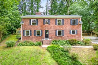 8101 Lake Shore Dr, North Chesterfield, VA 23235