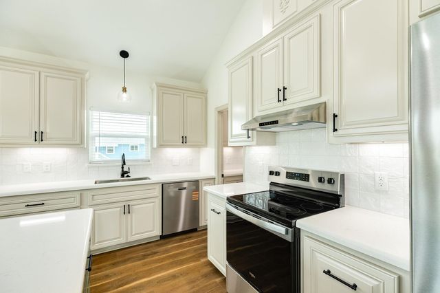 1738 Duncan Drive, Oyster Creek, TX 77541