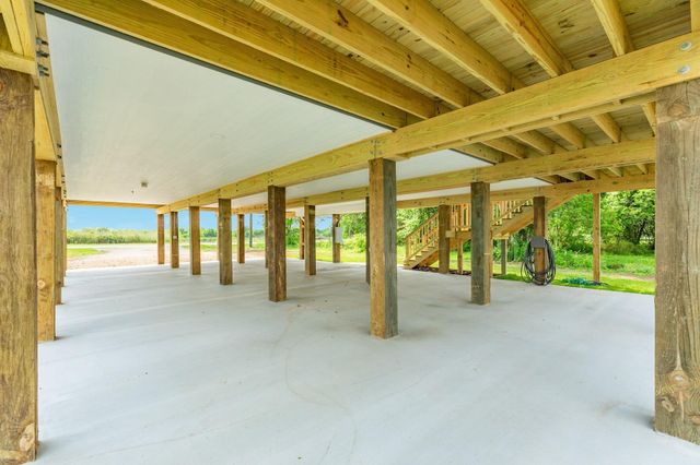 1738 Duncan Drive, Oyster Creek, TX 77541