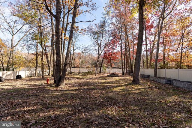 811 CEDAR AVE, Essex, MD 21221