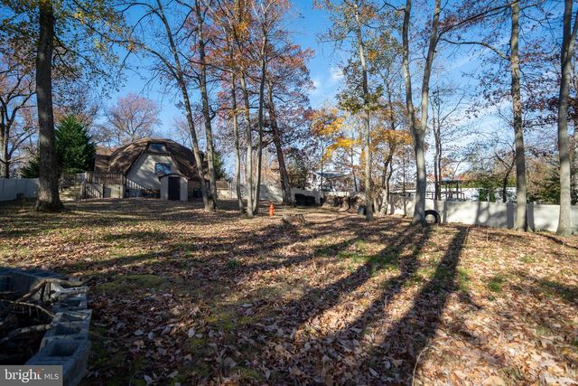 811 CEDAR AVE, Essex, MD 21221