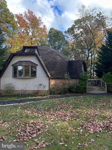 811 CEDAR AVE, Essex, MD 21221
