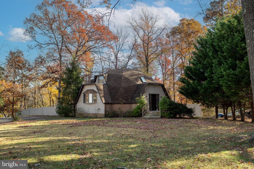 811 CEDAR AVE, Essex, MD 21221