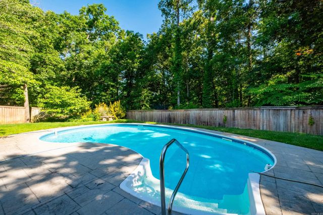 108 Duquesne Court, Little Rock, AR 72223