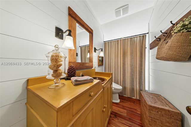 180 Ocean Blvd, Golden Beach, FL 33160