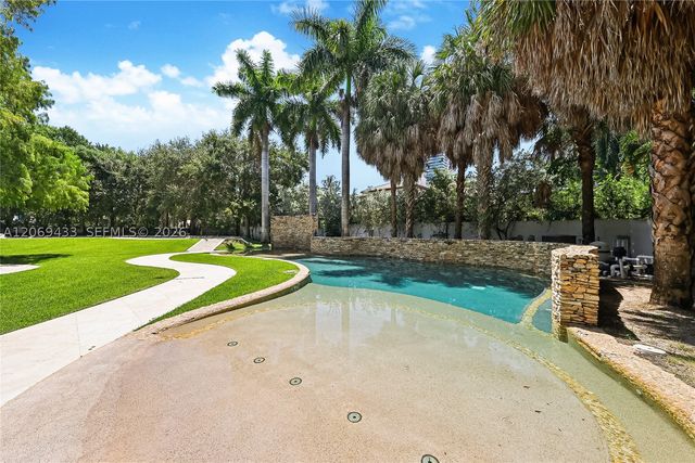 180 Ocean Blvd, Golden Beach, FL 33160