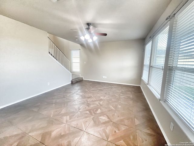 525 Tom Kemp Dr, New Braunfels, TX 78130