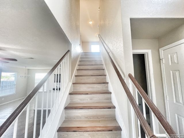 525 Tom Kemp Dr, New Braunfels, TX 78130