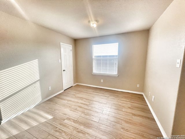 525 Tom Kemp Dr, New Braunfels, TX 78130