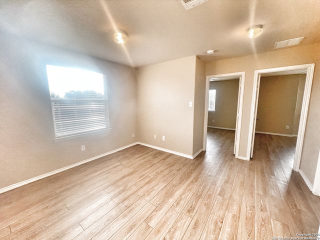 525 Tom Kemp Dr, New Braunfels, TX 78130