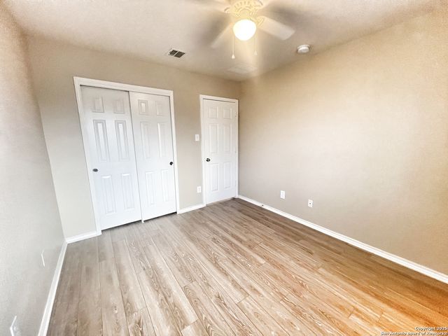 525 Tom Kemp Dr, New Braunfels, TX 78130
