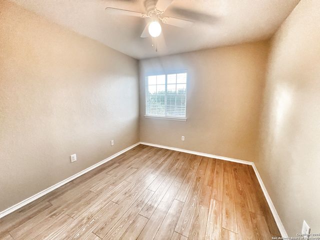 525 Tom Kemp Dr, New Braunfels, TX 78130