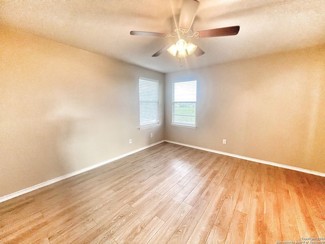 525 Tom Kemp Dr, New Braunfels, TX 78130