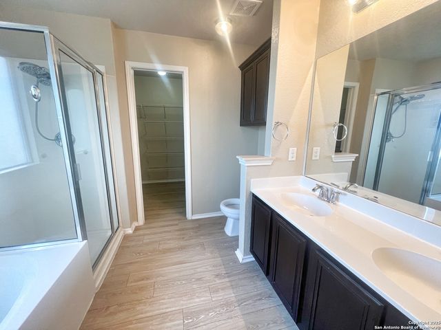 525 Tom Kemp Dr, New Braunfels, TX 78130