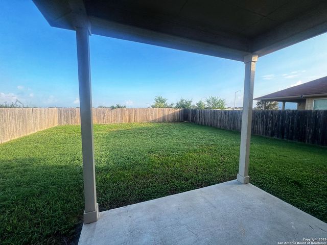 525 Tom Kemp Dr, New Braunfels, TX 78130
