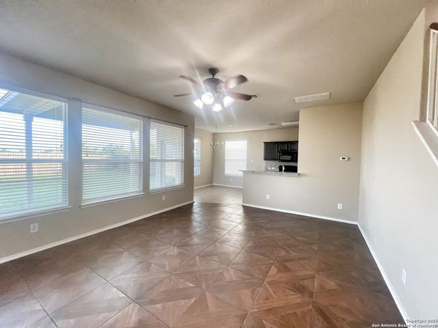 525 Tom Kemp Dr, New Braunfels, TX 78130