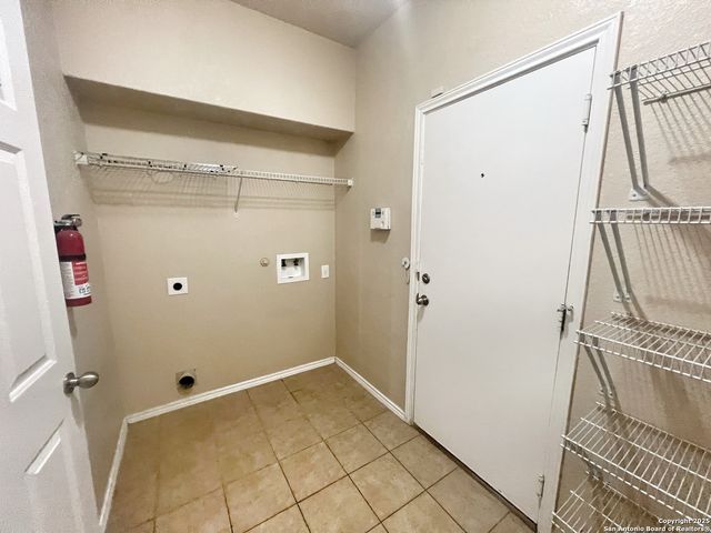 525 Tom Kemp Dr, New Braunfels, TX 78130