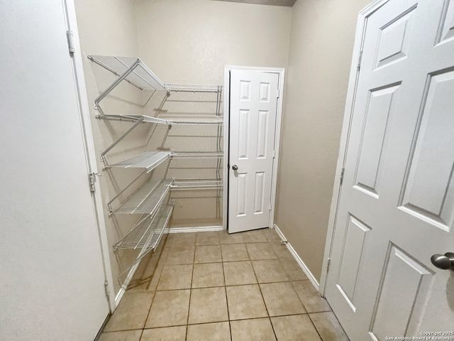 525 Tom Kemp Dr, New Braunfels, TX 78130
