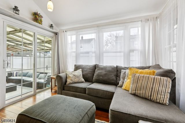 376 Hollywood Ave, Hillside Twp., NJ 07205