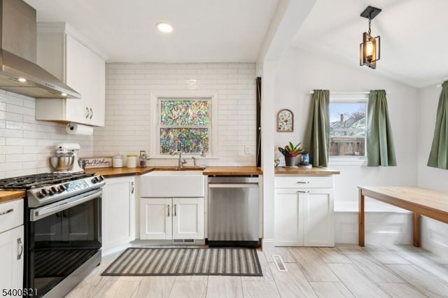 376 Hollywood Ave, Hillside Twp., NJ 07205