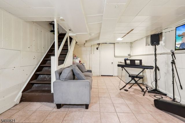 376 Hollywood Ave, Hillside Twp., NJ 07205