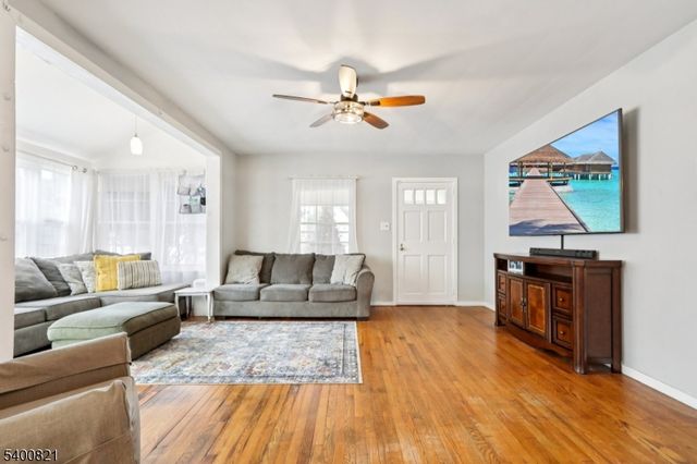 376 Hollywood Ave, Hillside Twp., NJ 07205