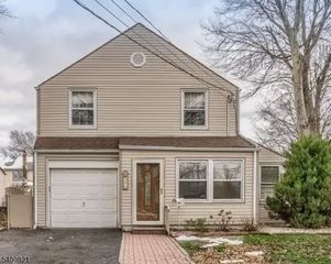 376 Hollywood Ave, Hillside Twp., NJ 07205