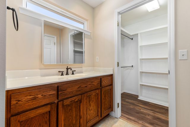 63991 E 297 Lane, Grove, OK 74344