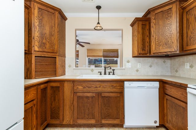 63991 E 297 Lane, Grove, OK 74344