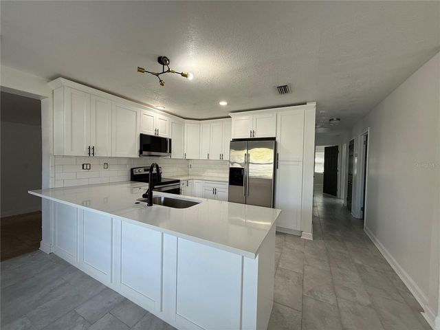 4426 W BAY COURT AVENUE, Tampa, FL 33611