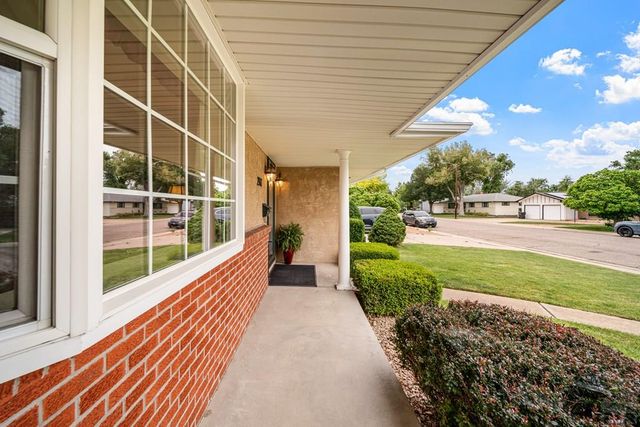 2911 Country Club Dr, Pueblo, CO 81008