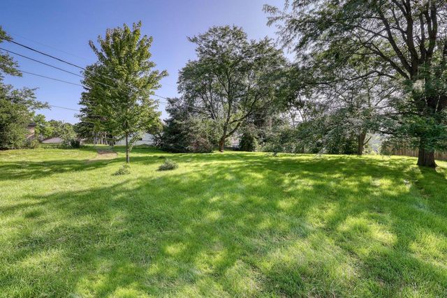 9006 W Cheyenne COURT, Milwaukee, WI 53224