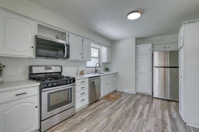 9006 W Cheyenne COURT, Milwaukee, WI 53224